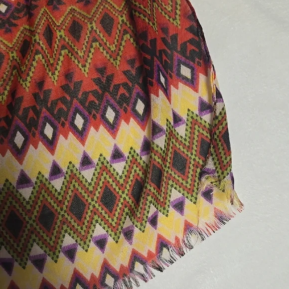 Multicolor Patterned Scarf - Picture 4 of 9
